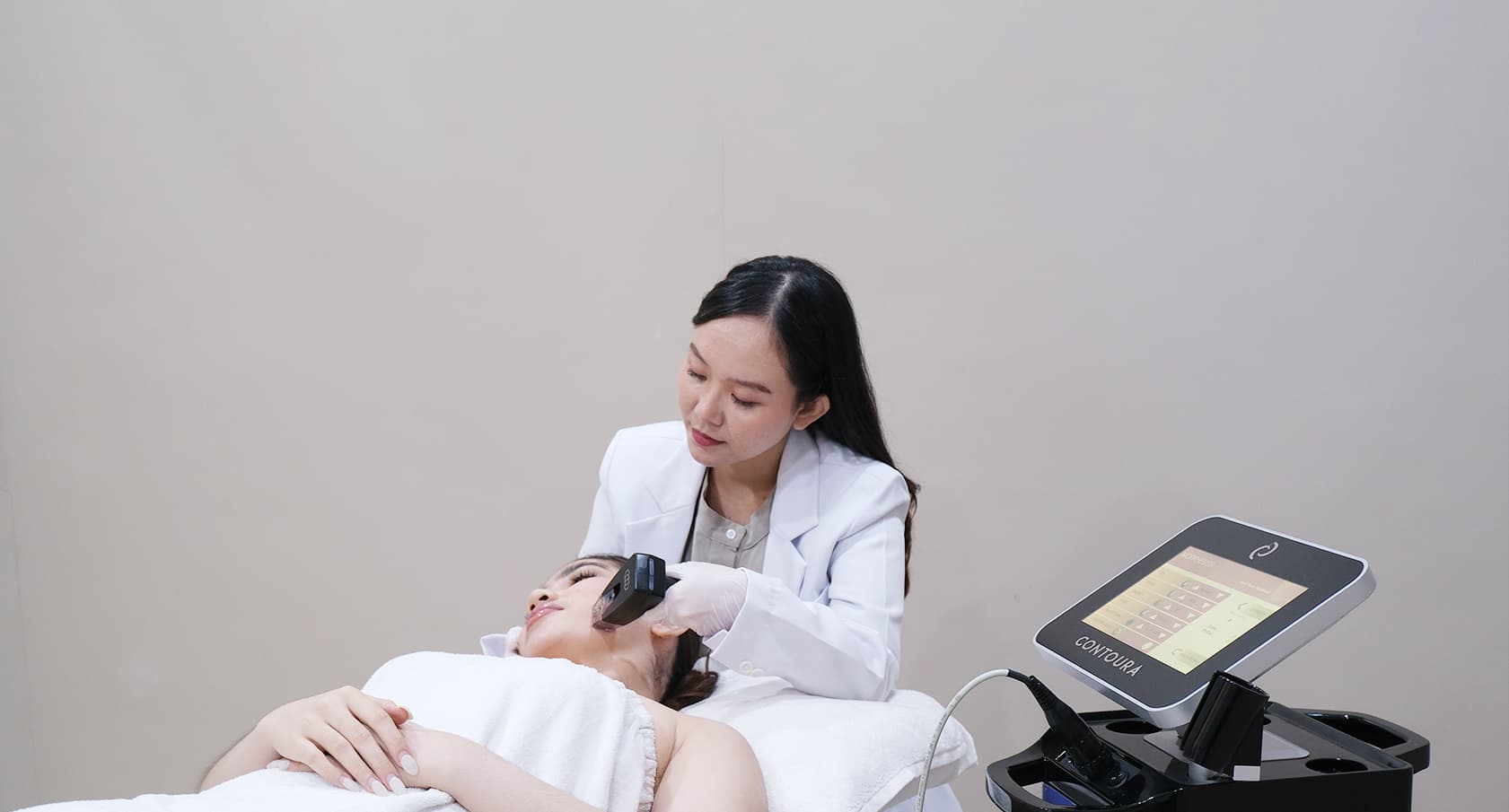 <div style="padding-top:30px;">Your Trusted Expert in<br /> Aesthetic Care</div>